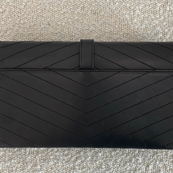 Authentic Saint Laurent Black Cassandre Clutch - Picture 5 of 15